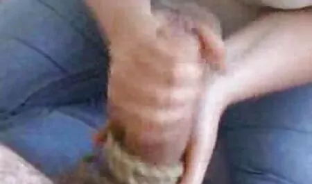 ロシアの女の子肛門鋳造と単に見知らぬ人 エロ い 動画 女性