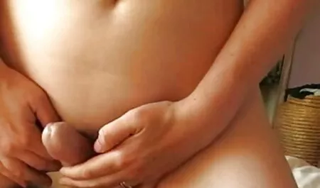 若い男とかわいいロシアの女の子ナターシャの猫のセックス エッチ 動画 女性 用