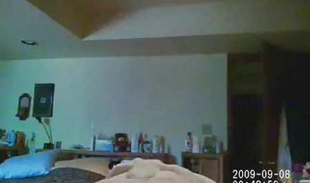 婦人科医での受付でバイブレーターの印象に満足している女の子 エロ 動画 女 向け