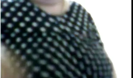 長い髪、茶色の髪、職場でのバイブレーターで自己満足 女性 用 エロ 無料