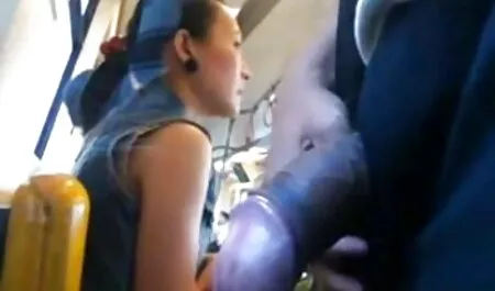 若い湯たんぽで眼鏡や服のための男屋外blowjob エロ 女 向け