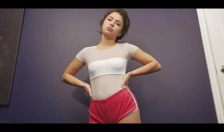 美しい裸の女性は、通りを歩いて、セックスを要求する エッチ 動画 無料 女性