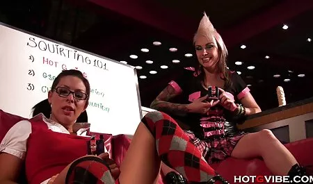 男は手形を負っている若いブロンドを犯した 女性 用 エロ 動画 無 修正