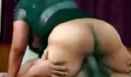 小さなおっぱいを持つクライアントとのセックスと彼女のお尻 女性 の 無料 エロ 動画