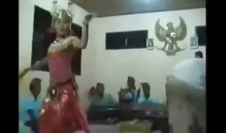 ロシアの学生は勇敢に彼女の隣人ケンドラ肛門の欲望のために 女性 エロ ビデオ