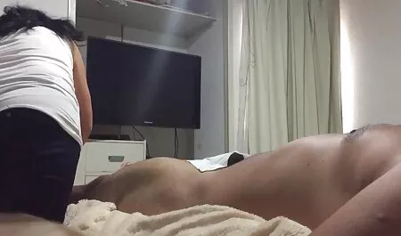 赤毛ひよこ巧みに吸い込み長いコックの前に温肛門性 エロ い 動画 女