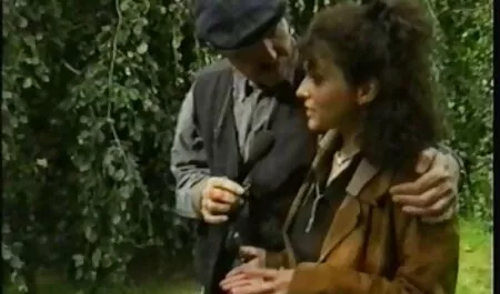 ロシアの女の子Katya運指と大声でうめき声 エロ 動画 女性