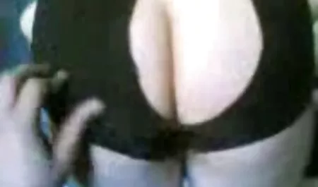 日焼けした幅に白高品質masturbates彼女の滑りとディルド 女性 の エロ 動画